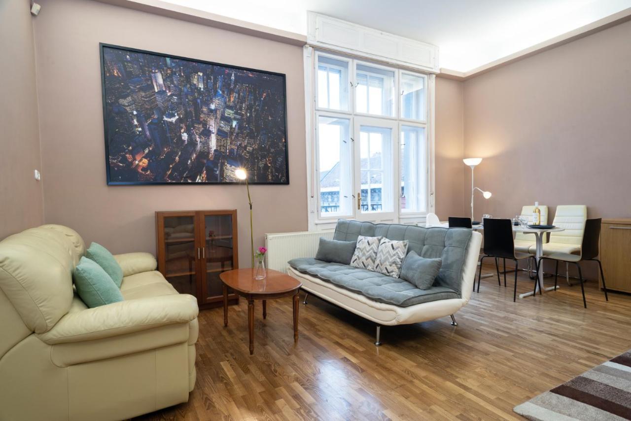 Kiraly Central Apartment With Free Parking And Ac Budapest Eksteriør bilde